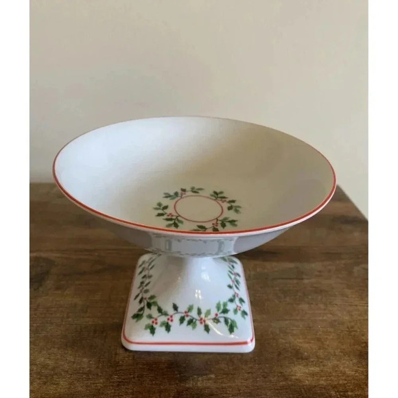 Hollyridge Compote Christmas Holiday Holly Red Berries Candy Nut Dish - Picture 2 of 7